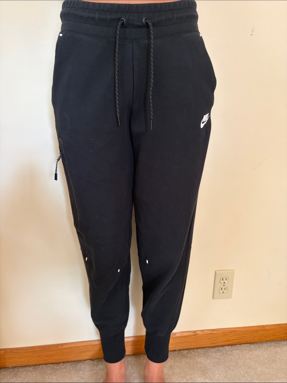 Nike Tech Woman’s Jogger Sweatpants with White Logo